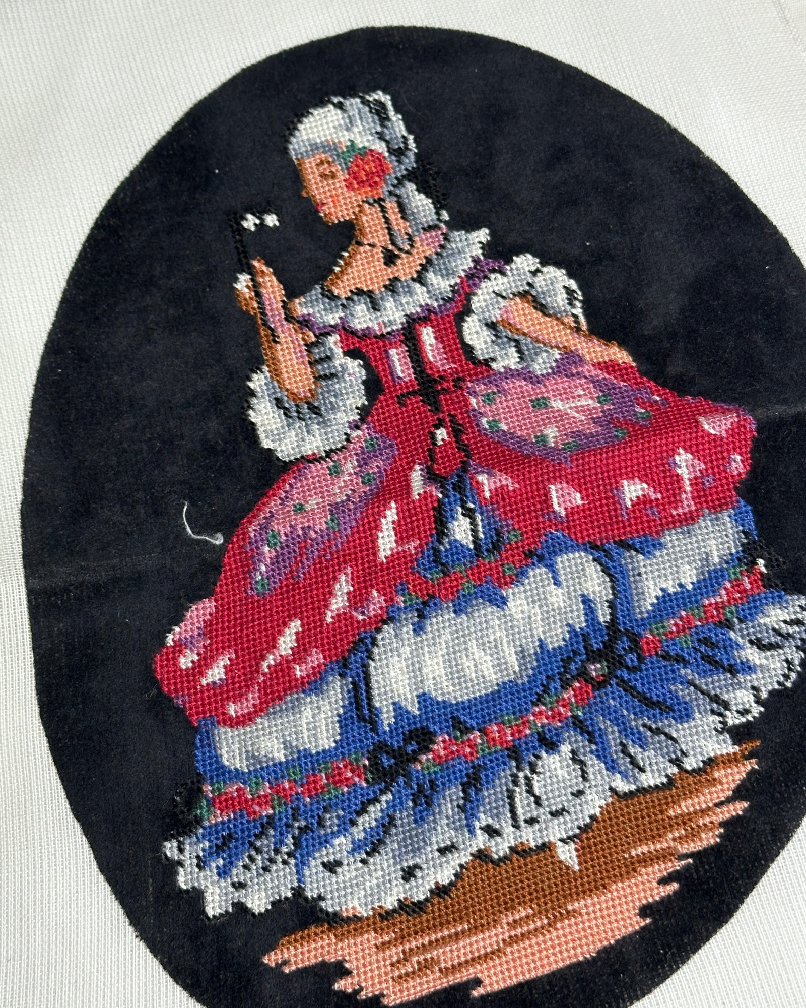 Έτοιμο Χειροποίητο Vintage Κέντημα – Μαρκήσιος, Μαρκησία και Τριαντάφυλλα σε Βελούδινο Φόντο ✨ - Image 8