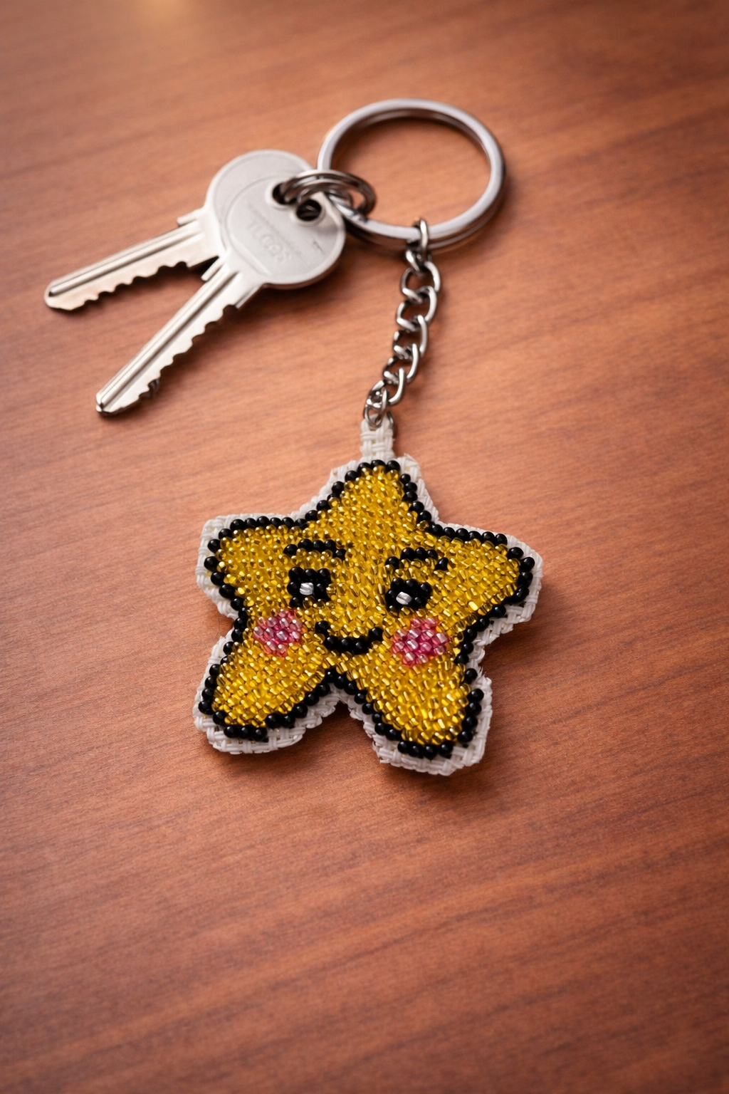 Χειροποίητο Κεντημένο Μπρελόκ “Αστεράκι”