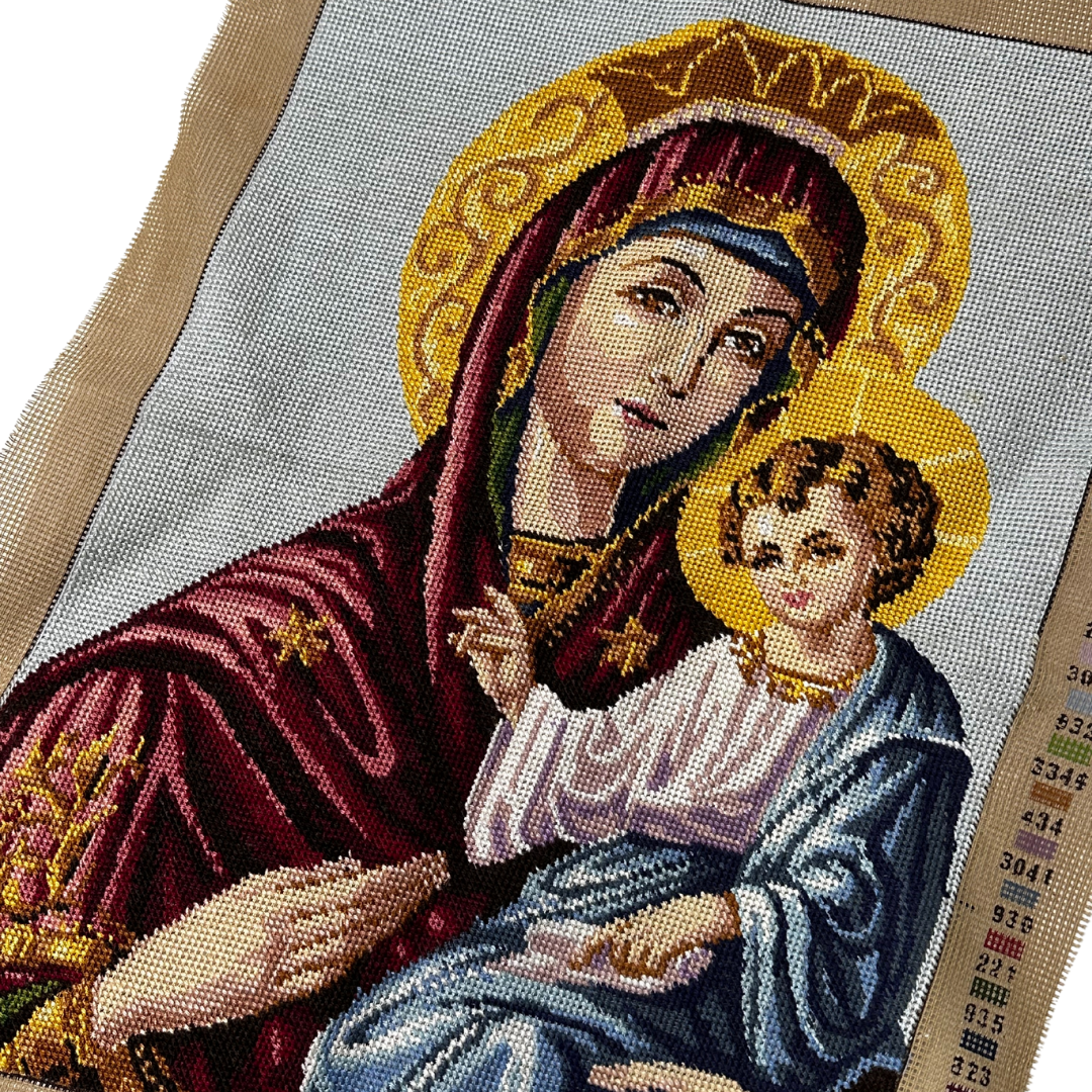 Έτοιμο Χειροποίητο Vintage Κέντημα – Παναγία με τον Χριστό Βρέφος σε Τρυφερή Αγκαλιά ✨