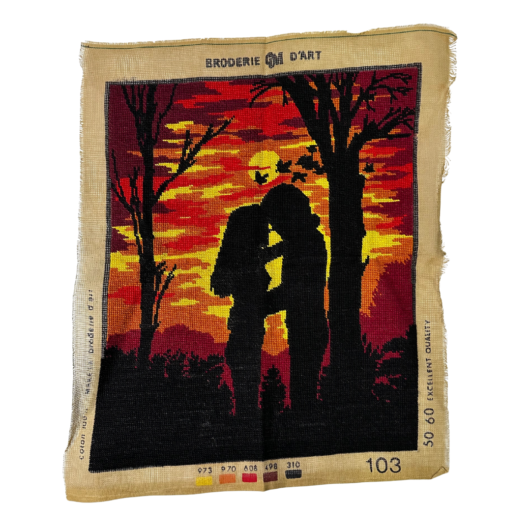 Έτοιμο Χειροποίητο Vintage Κέντημα – Ζευγάρι στο Ηλιοβασίλεμα ✨