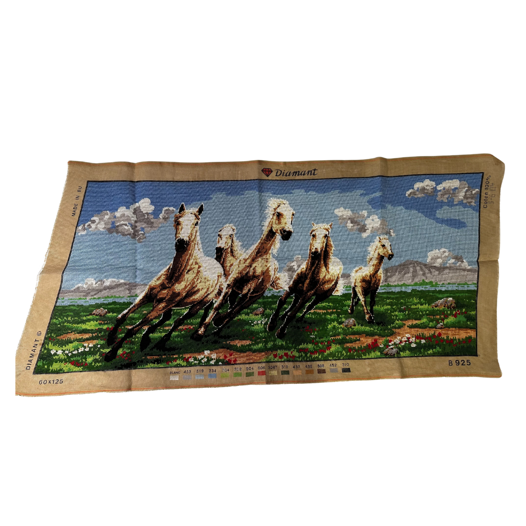 Έτοιμο Χειροποίητο Vintage Κέντημα – Άλογα ✨