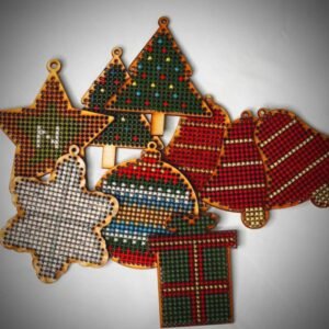 Ξύλινα Στολίδια με Κέντημα – Χριστουγεννιάτικη Συλλογή 🎅🎄✨