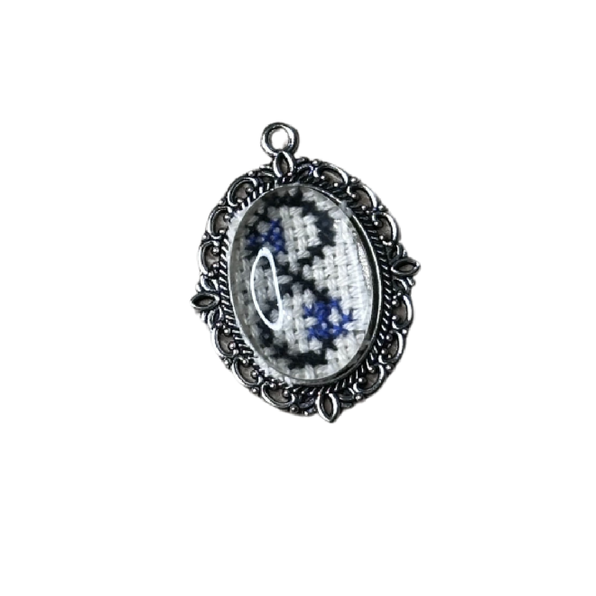 Οβάλ Μενταγιόν με Χειροποίητο Εξατομικευμένο Κέντημα