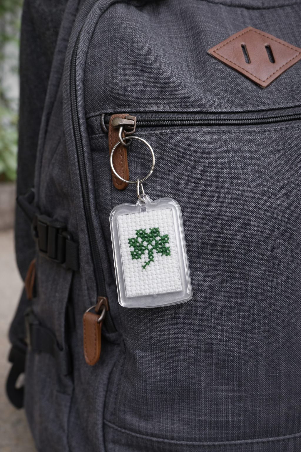 Ακρυλικό Μπρελόκ με Χειροποίητο Εξατομικευμένο Κέντημα - Image 4