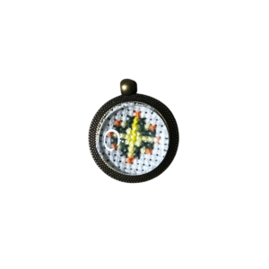 Μενταγιόν με Μπρούντζινο Φινίρισμα με Χειροποίητο Εξατομικευμένο Κέντημα