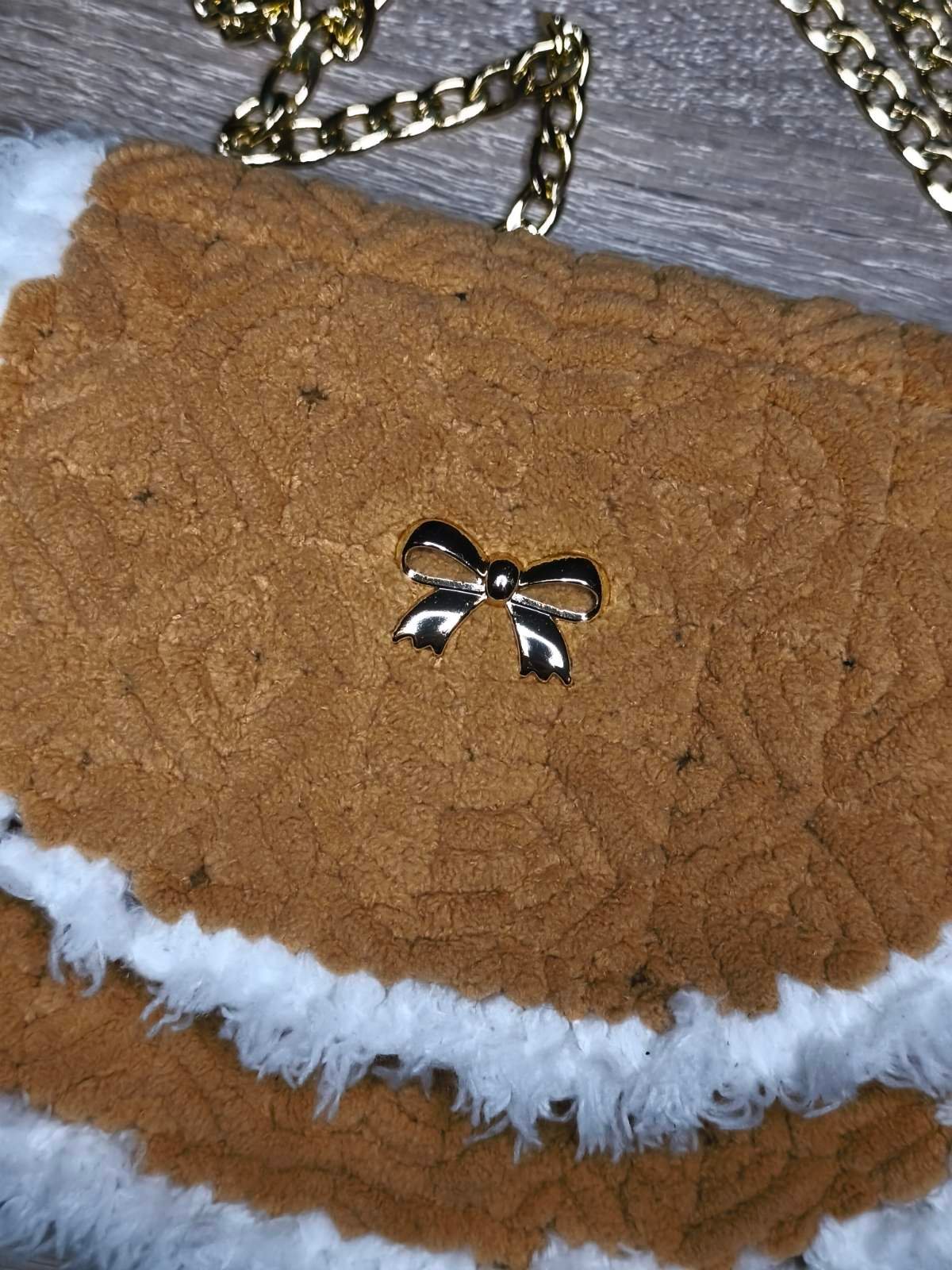 Custom Χειροποίητη Κεντημένη Τσάντα Χειρός (Rounded Flap Design) – Κέντημα σε Πλαστικό Καμβά 👜✨ - Image 9