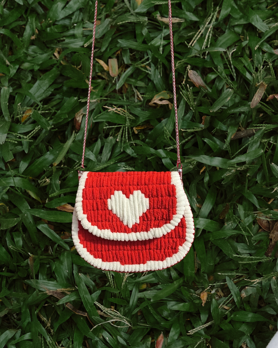 Custom Χειροποίητη  Κεντημένη Τσάντα Χειρός  (Rounded Flap Design)  – Κέντημα σε Πλαστικό Καμβά 👜✨