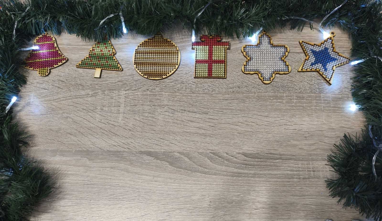 Ξύλινα Στολίδια με Κέντημα – Χριστουγεννιάτικη Συλλογή 🎅🎄✨