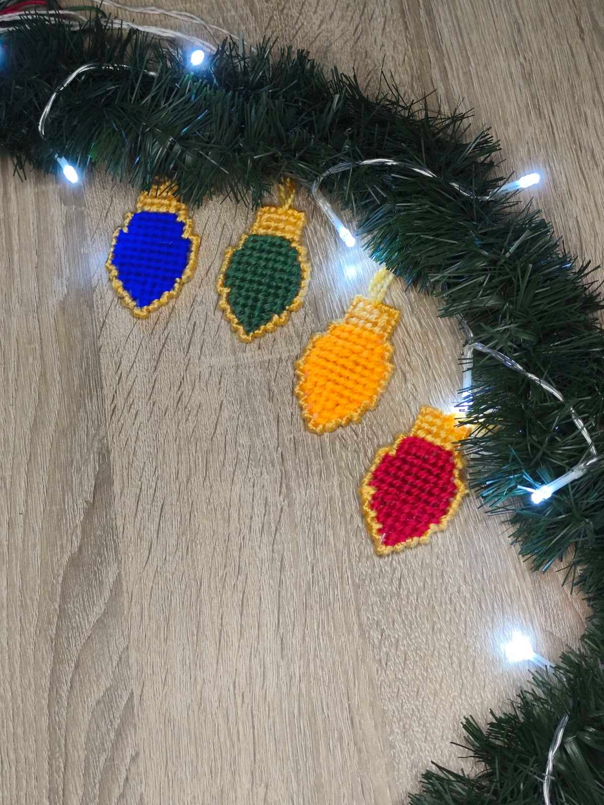 Χειροποίητα Κεντημένα Στολίδια “Λαμπάκια” – Χριστουγεννιάτικη Συλλογή 🎁🌲✨ - Image 3