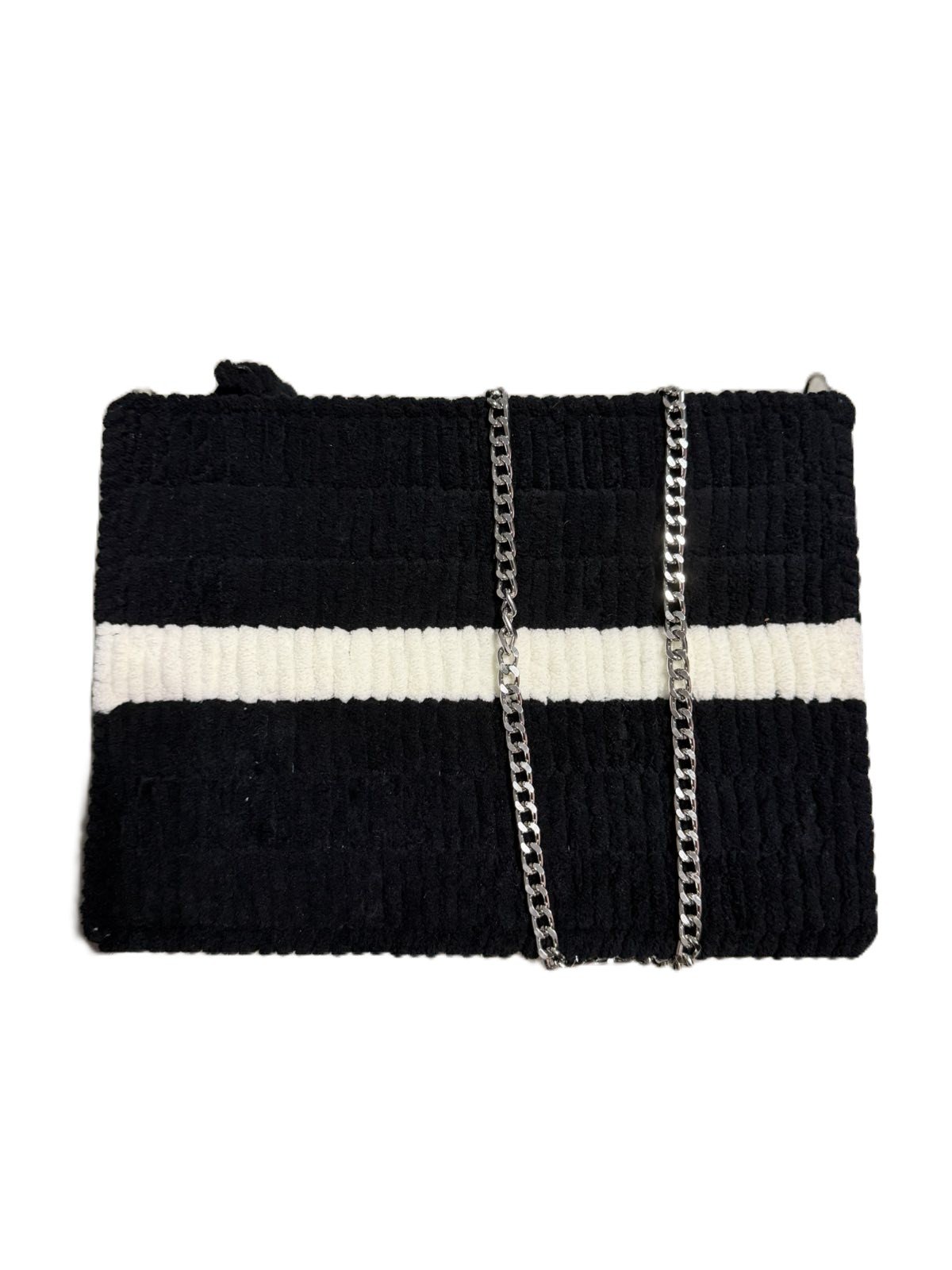 Χειροποίητη Κεντημένη Crossbody Τσάντα Φάκελος με Φερμουάρ – Κέντημα σε Πλαστικό Καμβά 👜✨