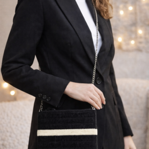 Χειροποίητη Κεντημένη Crossbody Τσάντα Φάκελος με Φερμουάρ – Κέντημα σε Πλαστικό Καμβά 👜✨